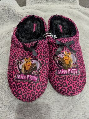 Ladies Miss Piggy Pink Leopard Slip-On Slippers